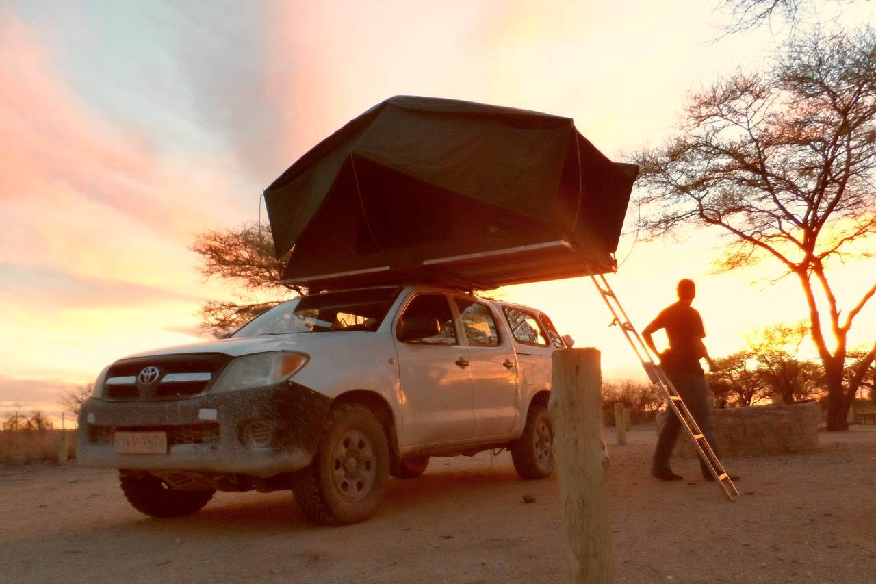 Toyota Hilux mit Dachzelt