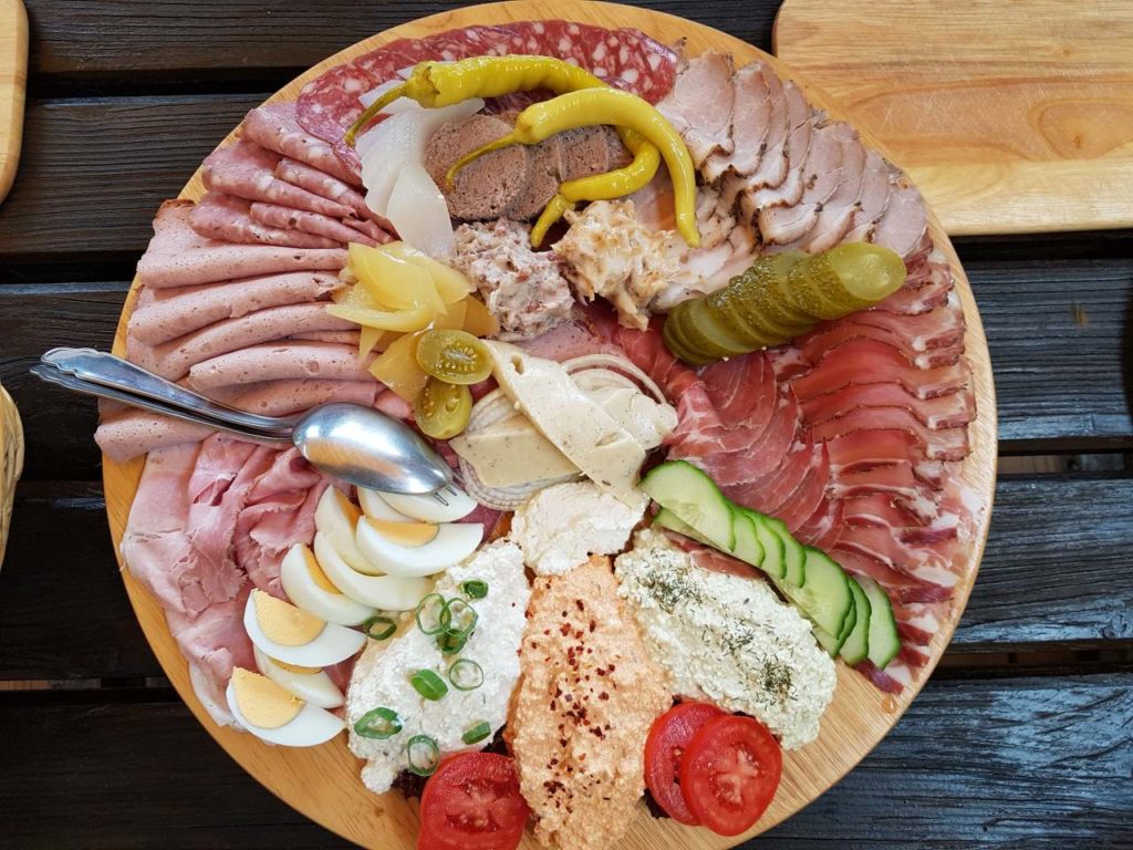 Bretteln Buschenschank Buchsbaum