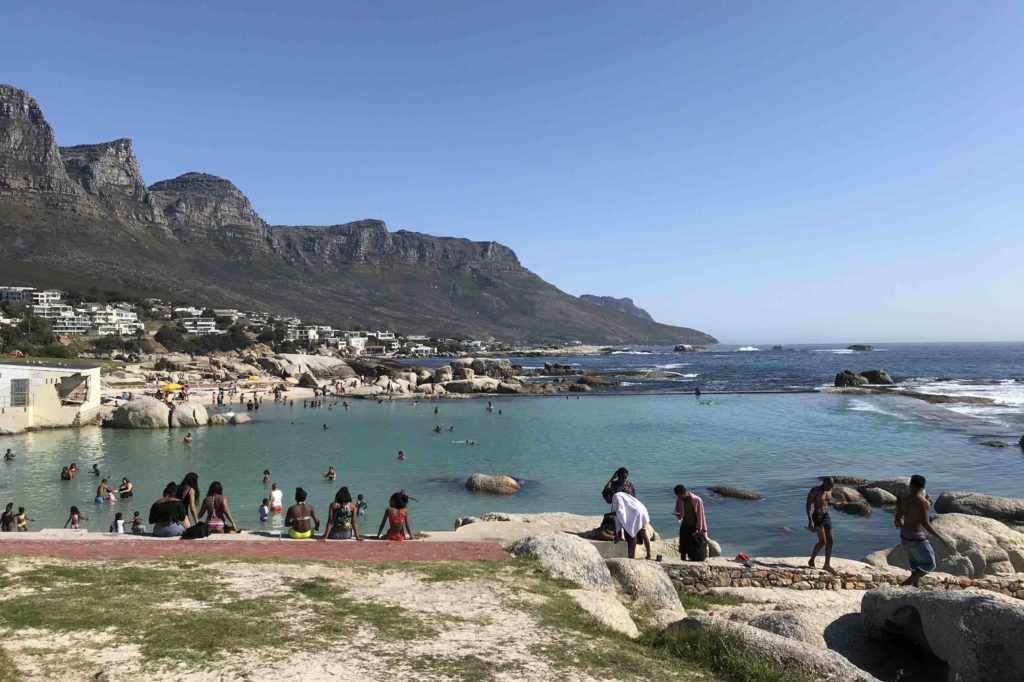 Gezeitenbecken in Camps Bay